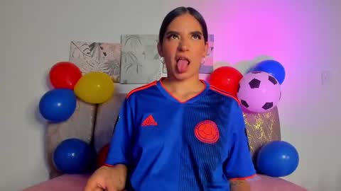 Snapshot of mia_sweetie1 chatting on July 7, 7:07 pm mia_sweetie1 online show from July 7, 7:07 pm