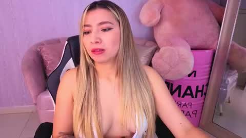 Snapshot of mia_vip_a chatting on July 10, 2:08 pm Mia online show from July 10, 2:08 pm