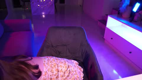 VixenMia online show from March 25, 3:56 am