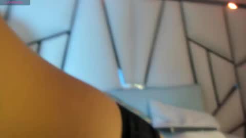 mia_vy online show from September 26, 7:29 pm