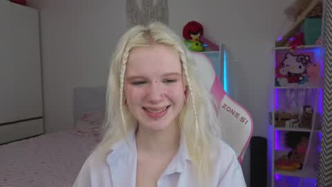 Mia online show from April 3, 3:37 am