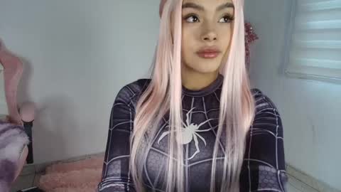 Snapshot of mia_zafir chatting on May 15, 8:16 pm mia_zafir online show from May 15, 8:16 pm