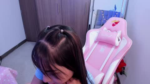 Snapshot of miaa_06 chatting on January 9, 11:45 pm mia  nicolle online show from January 9, 11:45 pm