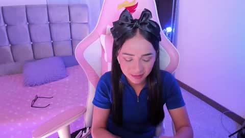 Snapshot of miaa_06 chatting on September 22, 2:57 am mia  nicolle online show from September 22, 2:57 am