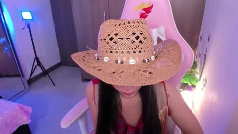 Snapshot of miaa_06 chatting on October 30, 1:51 am mia  nicolle online show from October 30, 1:51 am