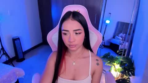 mia  nicolle online show from February 8, 3:10 am