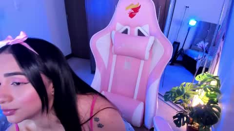 Snapshot of miaa_06 chatting on May 5, 11:24 pm mia nicolle online show from May 5, 11:24 pm
