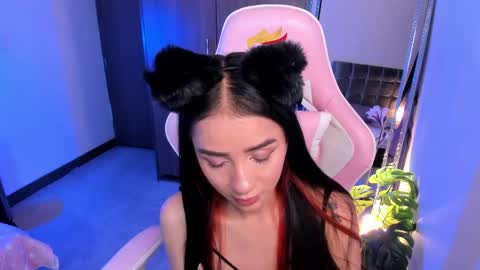 Snapshot of miaa_06 chatting on May 12, 12:08 am mia nicolle online show from May 12, 12:08 am