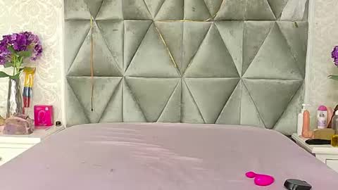 Snapshot of miaa_grace_ chatting on June 26, 1:37 pm MIIA online show from June 26, 1:37 pm