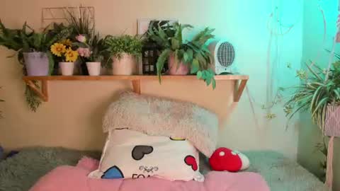 Snapshot of miaa_rose__ chatting on June 19, 4:22 pm Miaa online show from June 19, 4:22 pm