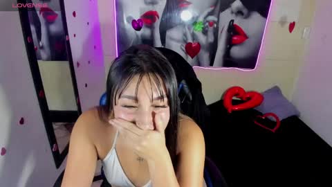Snapshot of miaa_scott chatting on May 28, 7:00 pm online show from May 28, 7:00 pm