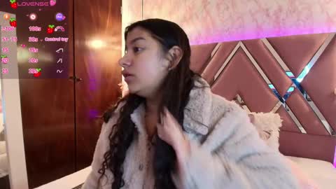 Snapshot of miaa_smiith1 chatting on January 27, 12:05 pm miaa_smiith1 online show from January 27, 12:05 pm