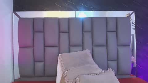 Mia online show from February 19, 12:12 pm