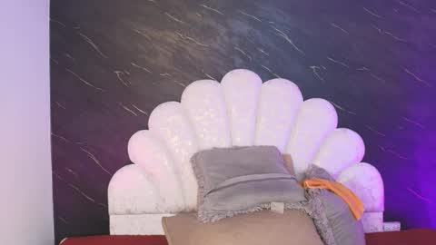 Mia online show from March 17, 12:08 pm