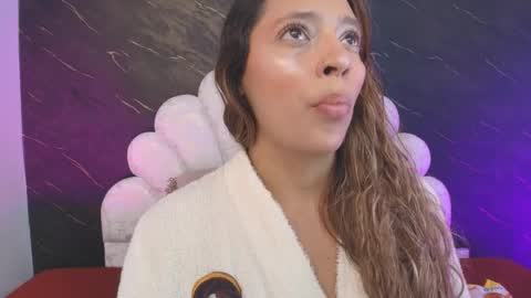 Mia online show from April 17, 12:08 pm