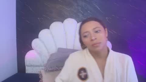 Mia online show from June 12, 12:04 pm