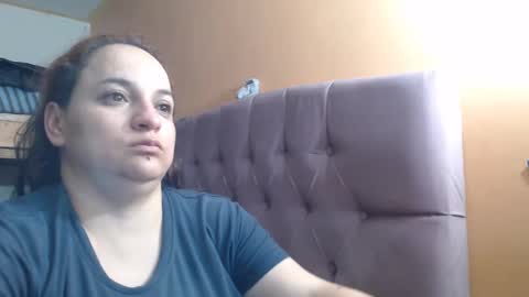 Snapshot of miaabrownn chatting on December 26, 6:41 am MIA online show from December 26, 6:41 am