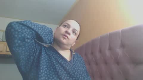 Snapshot of miaabrownn chatting on December 29, 6:05 pm MIA online show from December 29, 6:05 pm