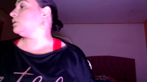 Snapshot of miaabrownn chatting on November 6, 9:59 pm MIA online show from November 6, 9:59 pm