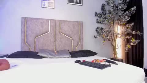 miaakittyy online show from July 25, 11:41 am
