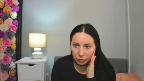 Snapshot of miaalluring chatting on February 20, 1:33 pm Mia online show from February 20, 1:33 pm