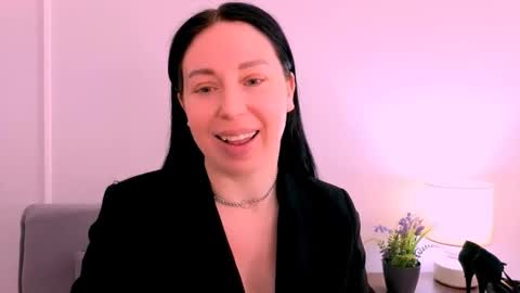 Snapshot of miaalluring chatting on April 24, 3:25 pm Mia online show from April 24, 3:25 pm