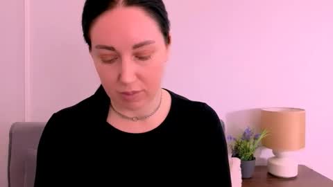 Snapshot of miaalluring chatting on April 27, 4:27 pm Mia online show from April 27, 4:27 pm