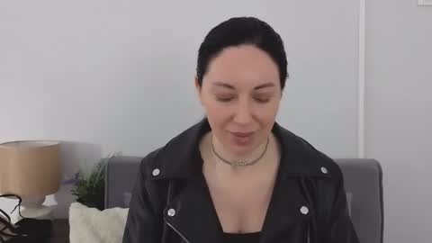Snapshot of miaalluring chatting on May 23, 3:38 pm Mia online show from May 23, 3:38 pm
