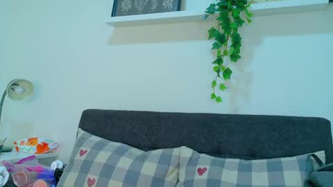 Snapshot of miaanderson__ chatting on April 6, 1:12 pm miaanderson__ online show from April 6, 1:12 pm