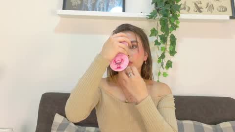 Snapshot of miaanderson__ chatting on April 14, 12:11 pm miaanderson__ online show from April 14, 12:11 pm