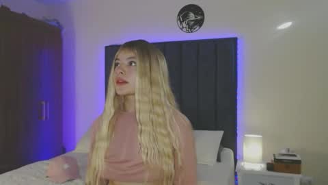 miaandnaty1 online show from February 19, 9:44 pm