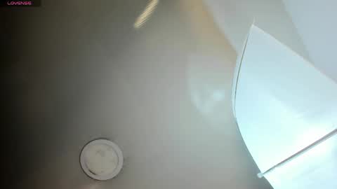 Snapshot of miaasmiith_ chatting on May 1, 11:04 am Alexandra online show from May 1, 11:04 am