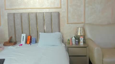 Miaasummer online show from April 15, 11:06 am