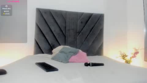 Snapshot of miaatorres_ chatting on July 21, 12:07 pm miaatorres_ online show from July 21, 12:07 pm