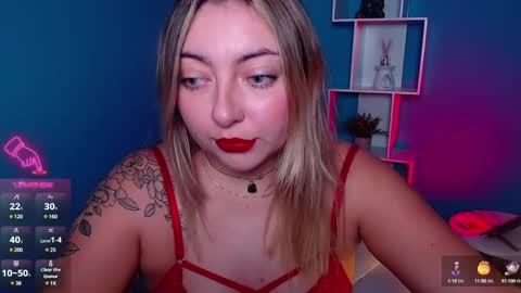 Snapshot of miaawild chatting on December 7, 7:54 pm Andrea online show from December 7, 7:54 pm