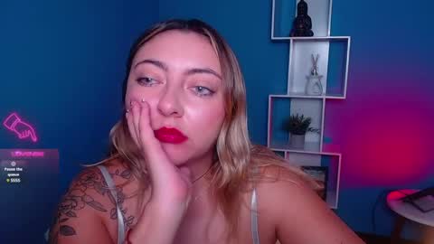 Snapshot of miaawild chatting on December 9, 4:05 pm Andrea online show from December 9, 4:05 pm