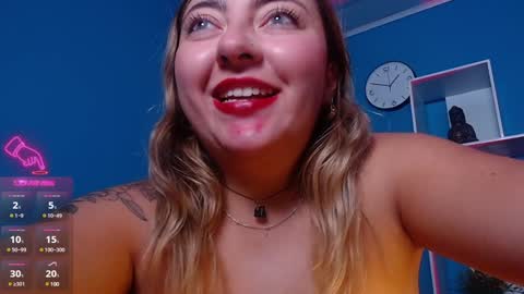 Snapshot of miaawild chatting on December 9, 10:09 pm Andrea online show from December 9, 10:09 pm