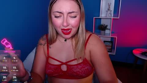 Snapshot of miaawild chatting on December 13, 8:04 pm Andrea online show from December 13, 8:04 pm