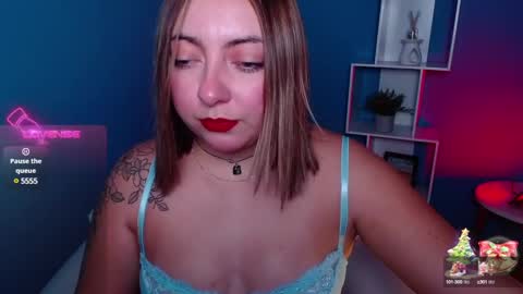 Snapshot of miaawild chatting on December 27, 7:14 pm Andrea online show from December 27, 7:14 pm