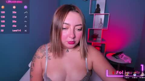 Snapshot of miaawild chatting on February 8, 8:21 pm Andrea online show from February 8, 8:21 pm