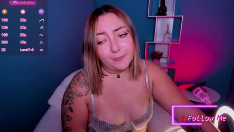 Snapshot of miaawild chatting on February 9, 12:28 am Andrea online show from February 9, 12:28 am