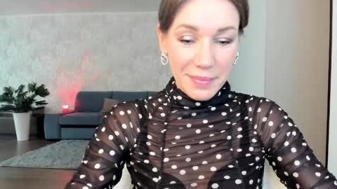 Snapshot of miababy14 chatting on April 30, 5:25 am Mia online show from April 30, 5:25 am