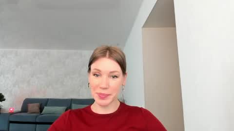 Snapshot of miababy14 chatting on May 5, 4:31 am Mia online show from May 5, 4:31 am