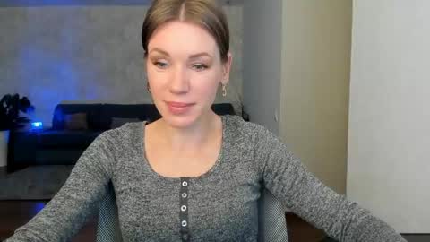 Snapshot of miababy14 chatting on May 11, 4:40 am Mia online show from May 11, 4:40 am