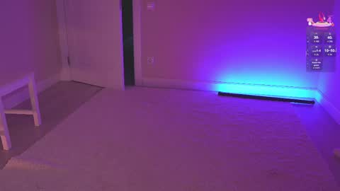 miablueye online show from April 17, 4:43 pm