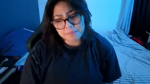 Snapshot of miacanela_xo chatting on April 25, 1:19 am Mia online show from April 25, 1:19 am