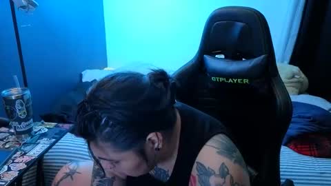 Snapshot of miacanela_xo chatting on May 17, 2:09 am Mia online show from May 17, 2:09 am