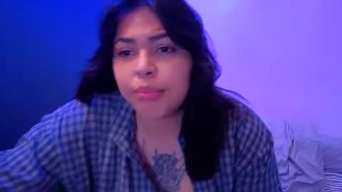 Snapshot of miacanela_xo chatting on May 19, 2:18 am Mia online show from May 19, 2:18 am