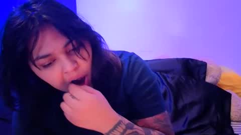 Snapshot of miacanela_xo chatting on May 24, 3:11 am Mia online show from May 24, 3:11 am