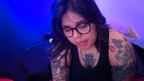 Snapshot of miacanela_xo chatting on May 27, 2:41 am Mia online show from May 27, 2:41 am